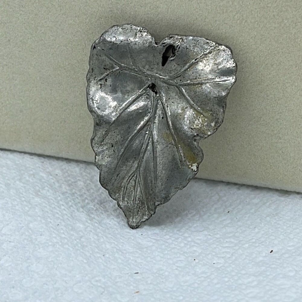 1930’s Art Nouveau leaf dress clip